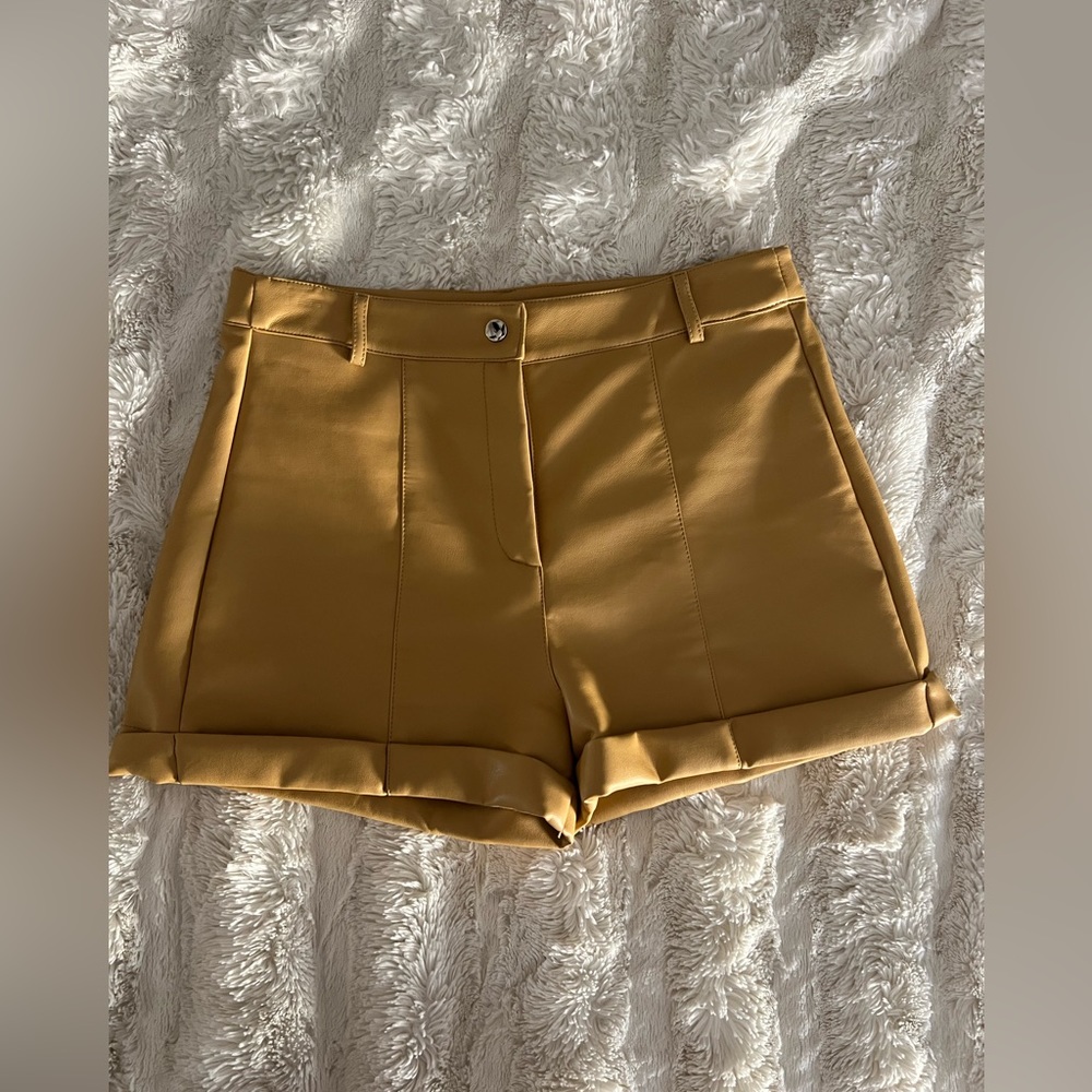 Camel shorts